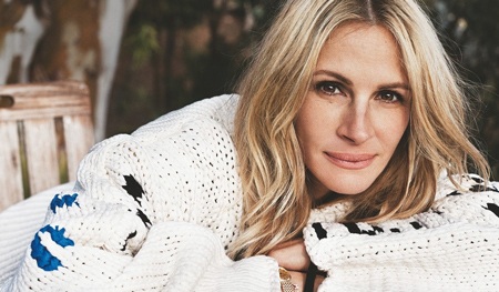 Cận kề tuổi 50, Julia vẫn đẹp vẹn nguyên như ngày nào.