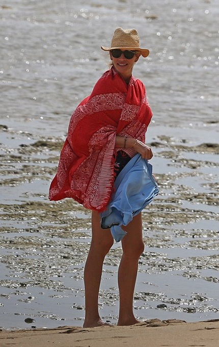 Người đàn bà đẹp Julia Roberts hạnh phúc bên ông xã