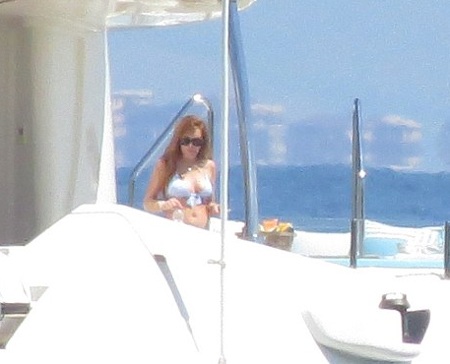 Người đẹp 28 tuổi trông cân đối và gợi cảm vô cùng.