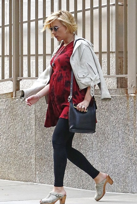 Hình ảnh mới nhất của "bà bầu" Scarlett Johansson - 1 Vy Vy