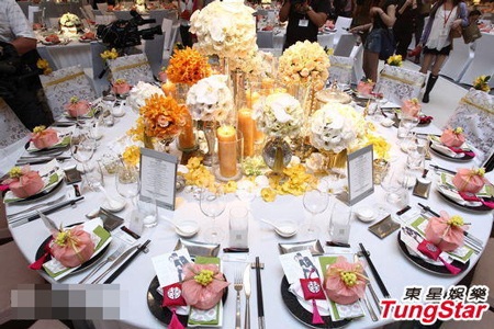 Bàn tiệc cưới hoành tráng và bày biện rất đẹp mắt