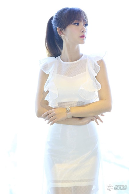 Tháng trước, người đẹp vừa sang Thái Lan tham gia ghi hình một video clip âm nhạc