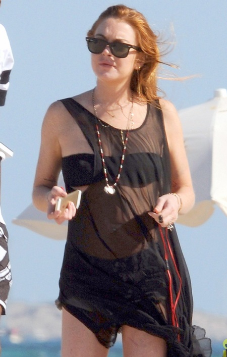 Trước đó một tuần, ngôi sao trẻ còn tham quan bằng du thuyền hạng sang tại Ý.