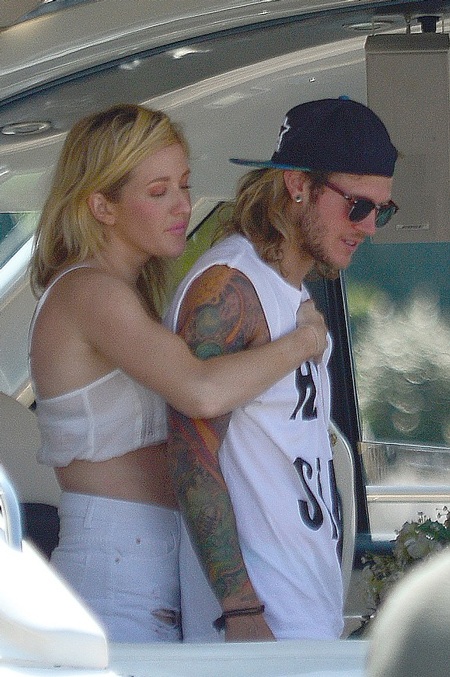 Nữ ca sĩ cá tính và nổi tiếng trông rất hạnh phúc và vui vẻ