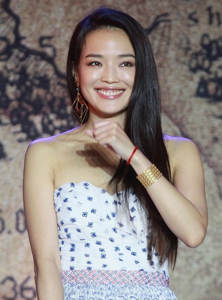 Hai người đẹp là hai nhân vật nữ duy nhất trong bộ phim