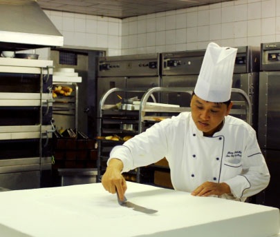 Công trình bánh cưới khổng lồ tại triển lãm cưới HWP 2014 - 1 Công trình bánh cưới khổng lồ tại triển lãm cưới HWP 2014