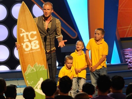 20 điểm thú vị về cậu cả nhà Beckham