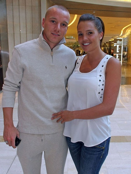 Người đẹp đã nhanh chóng bình phục sau cơn giông bão và tập trung vào chăm sóc ba cậu con trai.