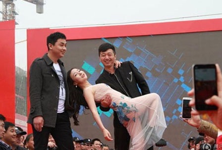 Gan Lulu vẫn hào hứng với những chiêu trò gây sốc trên sân khấu.