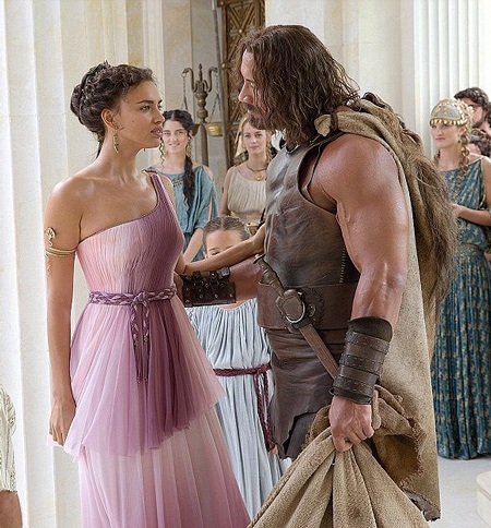 Irina và Dwayne 'The Rock' Johnson trong