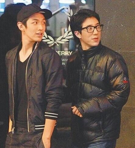 Thành Long xấu hổ và đau đớn khi con trai bị bắt vì ma túy - 4 Phùng Tổ Minh và bạn, nam diễn viên Kai Ko, đều bị bắt vì ma túy vào ngày 18/8 vừa rồi.