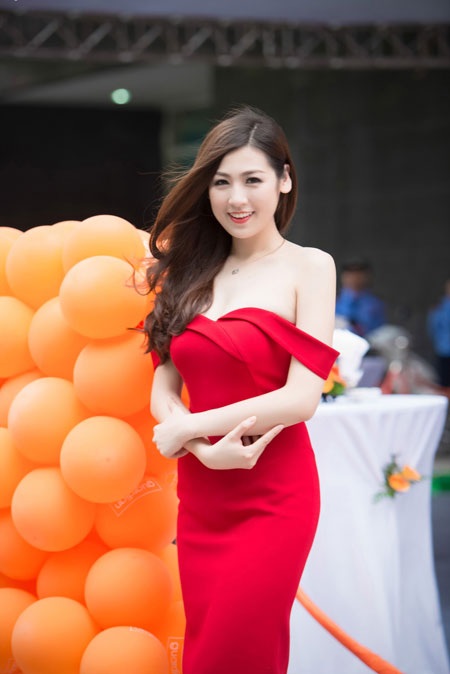 Dương Tú Anh được phát hiện sau khi giành danh hiệu Á hậu tại cuộc thi Hoa hậu Việt Nam năm 2012.