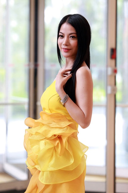 Những sao nữ showbiz Việt thừa hưởng nét đẹp từ mẹ - 9 Theo