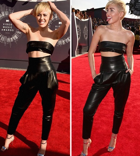 Người đẹp 21 tuổi không quên lè lưỡi tạo dáng trước rừng máy ảnh