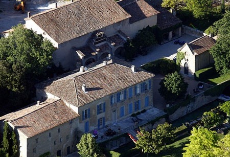 Mê mẩn ngắm lâu đài làm nơi tổ chức hôn lễ của Brangelina