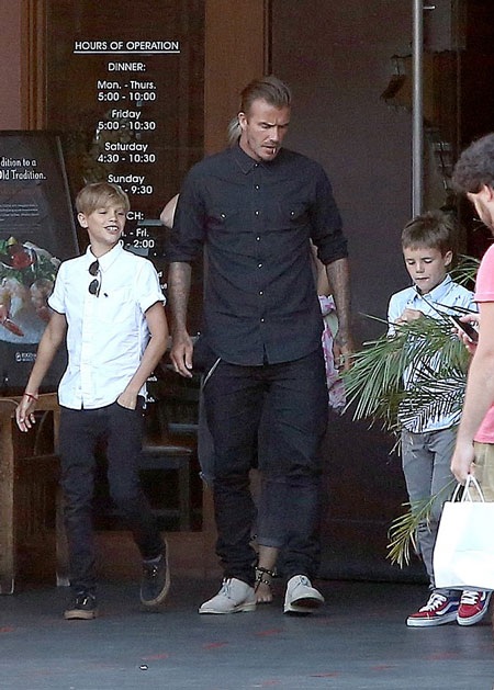 David va cả gia đình anh đã tới Mỹ hơn một tháng nay để tụi trẻ nghỉ hè.