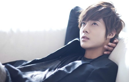 Bạn gái Kim Hyun Joong tung ảnh chứng minh bị hành hung - 1 Kim Hyun Joong đang mất điểm trong mắt người hâm mộ vì scandal hành hung bạn gái.