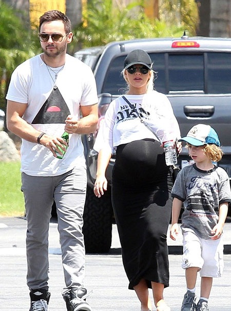 Gia đình nhỏ của Christina Aguilera sắp đón thêm một cô con gái.