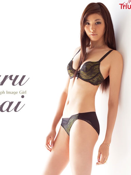 Hoa hậu Hiraku vốn là một người mẫu nổi tiếng tại Nhật Bản.