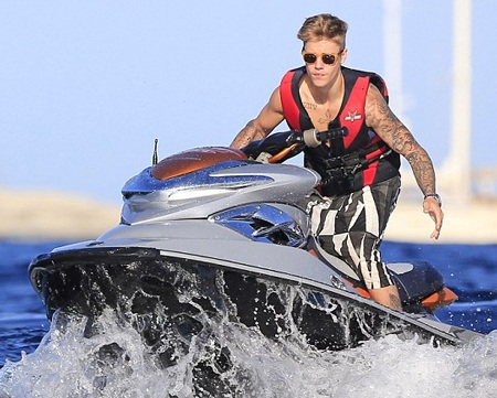 Tại sao Justin Bieber và Orlando Bloom lại xung đột? - 3 Miranda Kerr và Orlando Bloom ly dị vào tháng 10 năm ngoái.