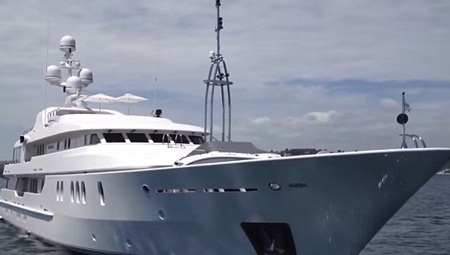 Du thuyền sang trọng nơi Orlando và bạn gái hiện tại Erica đang nghỉ dưỡng cùng nhau.