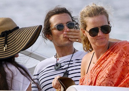 Ngôi sao của Chúa tể những chiếc nhẫn hôn gió người hâm mộ tại Tây Ban Nha