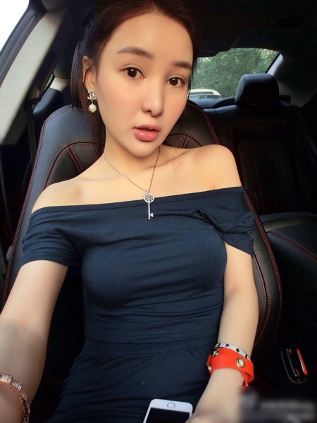 Quách Mỹ Mỹ có lối sống rất phóng khoáng và quan hệ tình cảm phức tạp.