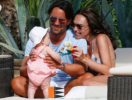 Tamara đi nghỉ cùng chồng và con gái trong khách sạn sang trọng Saint-Tropez tại Pháp.