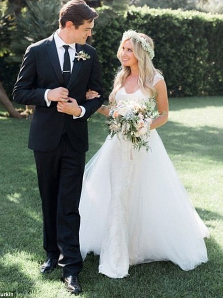 Ashley Tisdale bí mật lên xe hoa - 1 Ashley Tisdale bí mật lên xe hoa