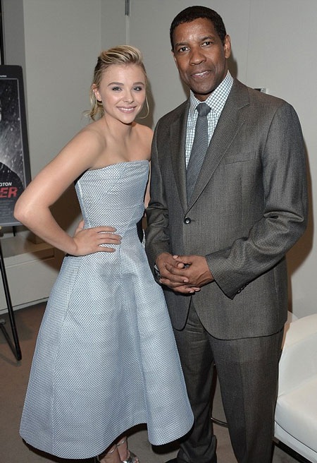 Chloe cùng bạn diễn - ngôi sao da màu Denzel Washington