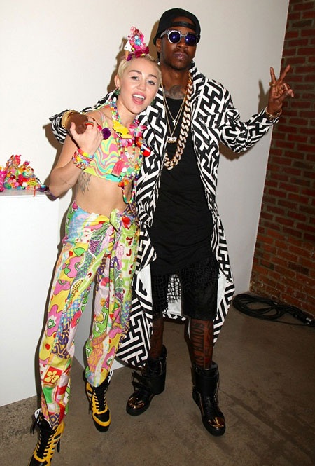 Miley chụp hình chung với 2 Chainz