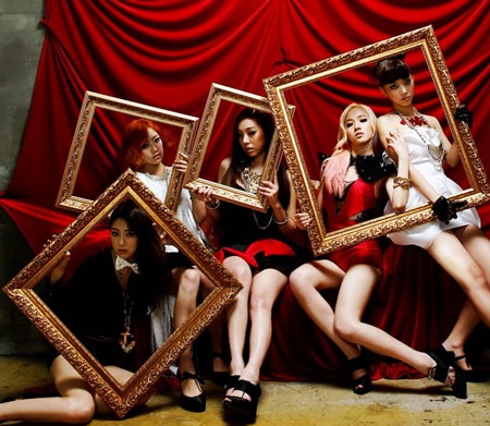 Thêm một thành viên Ladies’ Code qua đời sau vụ tai nạn giao thông - 4 Các thành viên còn lại của nhóm Ladies' Code đều biết tin dữ nhưng đang cố gắng vượt qua.