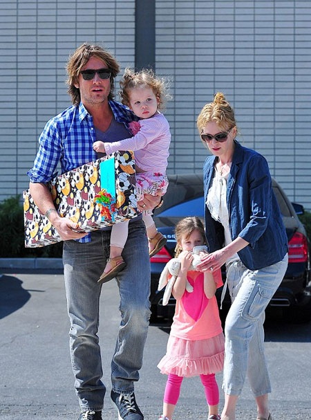 Keith Urban hủy show diễn để lo hậu sự cho bố vợ - 1 Keith Urban hủy show diễn để lo hậu sự cho bố vợ