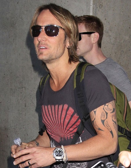 Keith Urban hủy show diễn để lo hậu sự cho bố vợ - 2 Keith Urban hủy show diễn để lo hậu sự cho bố vợ