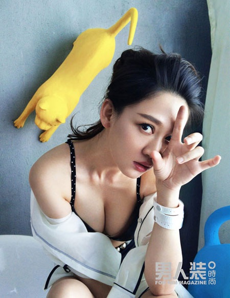 Những bức ảnh táo bạo của Trần Kiều Ân trên tạp chí FHM