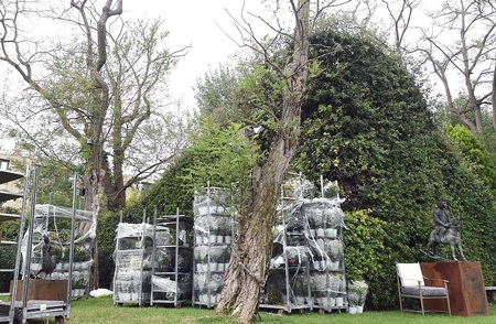 Cô dâu Amal sẽ mặc váy cưới của nhà thiết kế Alexander McQueen 
trong đám cưới.