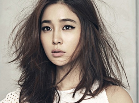 Vợ Lee Byung Heon đã bỏ về nhà bố mẹ - 2 Lee Min Jung đã bỏ về nhà bố mẹ ruột sau khi trở về Hàn Quốc từ chuyến công tác tại Pháp.