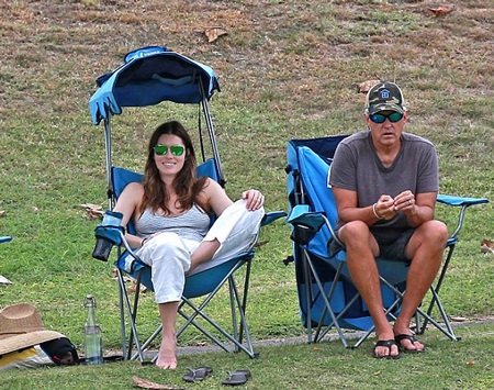 Nụ cười rạng ngời và thoải mái luôn túc trực trên môi Jessica.