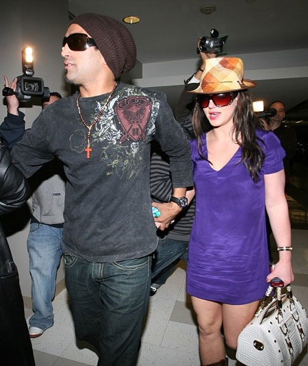 Britney Spears nhắn tin cho tình cũ sau khi "đá" bạn trai ngoại tình? - 2 Britney và người yêu cũ, thợ săn ảnh Adnan Ghalib