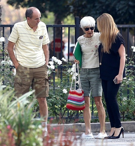 Ngôi sao bị tâm thần Amanda Bynes khoe đã đính hôn với “phi công trẻ” - 2 Ngôi sao bị tâm thần Amanda Bynes khoe đã đính hôn với “phi công trẻ”