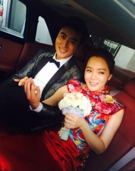 Nụ cười rạng ngời của cô dâu Chae Rim trong hôn lễ tại nhà riêng.