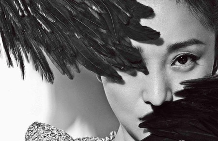 Ở tuổi 40, Châu Tấn vẫn rất rực rỡ và trẻ đẹp!