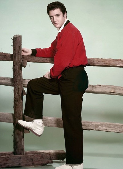 Michael Jackson - Ngôi sao đã khuất kiếm tiền giỏi nhất - 2 Elvis Presley thu về 55 triệu USD trong một năm qua.