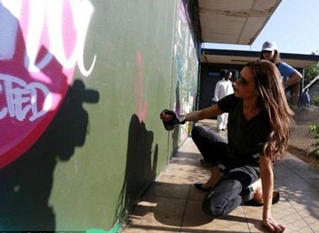 Victoria đã có chuyến công tác từ thiện đầu tiên trong cương vị đại sứ thiện chí.