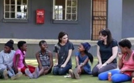 Nhà thiết kế 40 tuổi muốn dùng sự ảnh hưởng của mình để giúp đỡ các bệnh nhân AIDS.