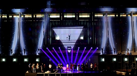 Phấn khích trong tiết mục tập duyệt Hồ Ngọc Hà phân thân thành hàng trăm Hồ Ngọc
Hà