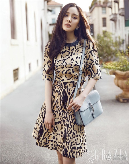 Bà mẹ trẻ Dương Mịch dạo chơi ở Milan