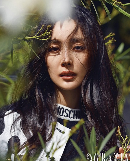 Bà mẹ trẻ Dương Mịch dạo chơi ở Milan