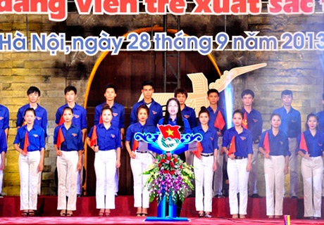 Bí thư Thành đoàn Hà Nội - Nguyễn Thị Ngà phát biểu khai mạc chương trình.