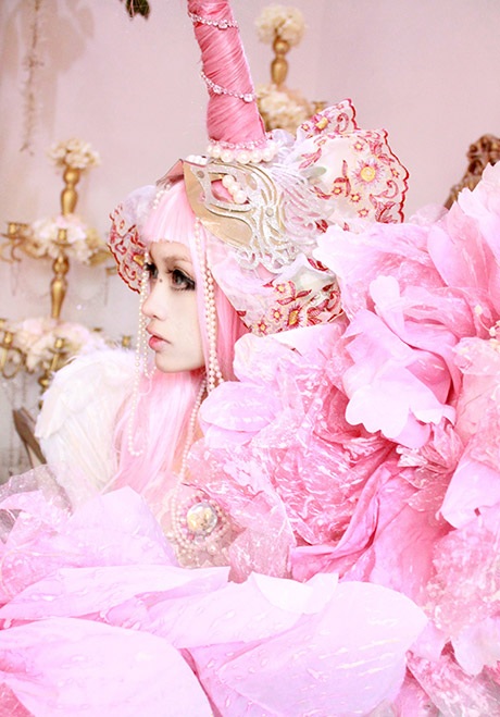 Trọn bộ cosplay ngựa hồng đẹp long lanh của Chibi - 2 Huy Khánh
